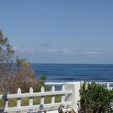 Вилла Splendid Santorini Bella House 3 Bedrooms Private Terrace And Beautiful Sea Views Монолитос