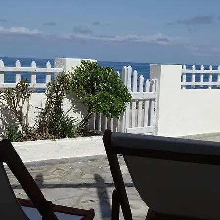 Вилла Splendid Santorini Bella House 3 Bedrooms Private Terrace And Beautiful Sea Views Монолитос